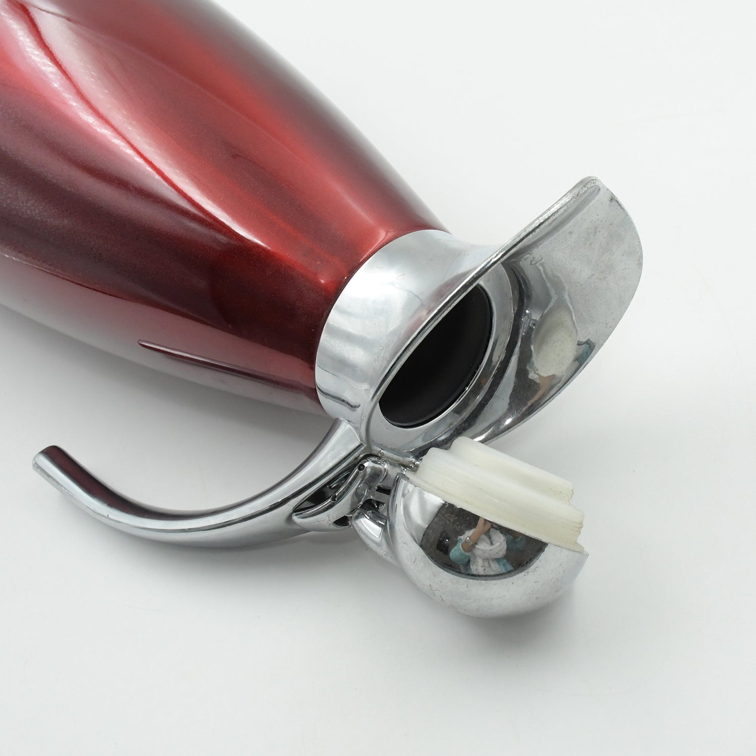 Stainless steel kettle jug, 2L vacuum insulated, perfect for maintaining temperature. Stainless steel kettle jug, 2L vacuum insulated, perfect for maintaining temperature.